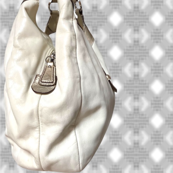Coach F17092 Soho Ivory & Gold Leather 3 Pocket Bag. Wallet Free W $70 Min Order - Picture 7 of 16